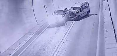 Artvin'de 7 kişinin yaralandığı t&uuml;nel kazası kamerada