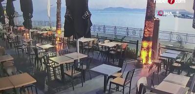 Kuşadası'nda alkoll&uuml; s&uuml;r&uuml;c&uuml;n&uuml;n &ccedil;arptığı elektrikli scooter s&uuml;r&uuml;c&uuml;s&uuml; &ouml;ld&uuml;