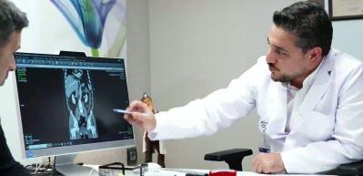 Nefes darlığı ve karın şişkinliğiyle geldi: 20 santimetrelik dev kist ameliyatla &ccedil;ıkarıldı!