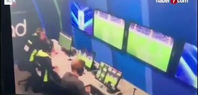 VAR skandalı! Gizlice girdi, hakemlerle gizli kod oluşturdu!
