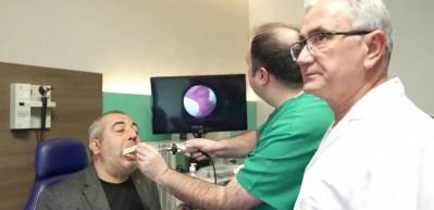 Yemek sonrası şişlik t&uuml;k&uuml;r&uuml;k bezi taşı &ccedil;ıktı: Kapalı y&ouml;ntemle sağlığına kavuştu!
