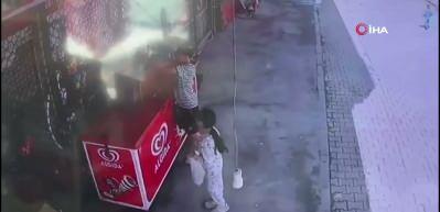 13 yaşındaki Yusuf&rsquo;un d&uuml;r&uuml;stl&uuml;ğ&uuml; mahalleye &ouml;rnek oldu