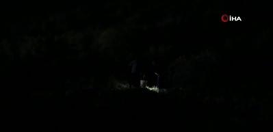 Adana Kozan&rsquo;da gece mesaisi: Salyangoz toplayarak ek gelir sağlıyorlar