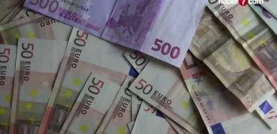 Dolar ve Euro'da g&uuml;n&uuml;n ilk fiyatları!