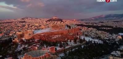 Ekonomik krizle boğuşan komşuya AB'den &lsquo;Akropolis&rsquo; şoku!