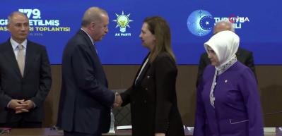 Erdoğan'dan Burcu K&ouml;ksal'a: Tehditlere aldırış etme