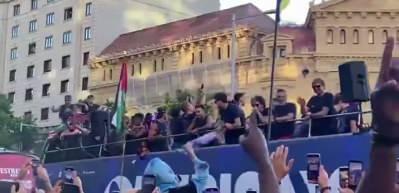 Lamine Yamal şampiyonluk kutlamalarında Filistin bayrağı a&ccedil;tı