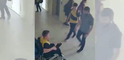M&uuml;d&uuml;r yardımcısı engelli &ouml;ğrenciyi sırtında taşıdı!