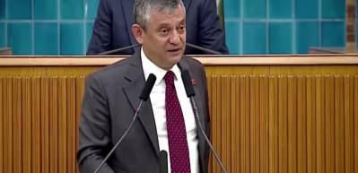 &Ouml;zg&uuml;r &Ouml;zel grup toplantısından Burcu K&ouml;ksal'a sert s&ouml;zlerle y&uuml;klendi