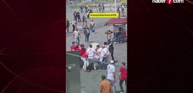 Taksim&rsquo;de d&ouml;nerciler bir kişiyi darp etti