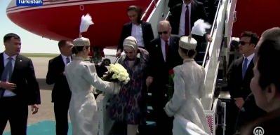Cumhurbaşkanı Erdoğan&rsquo;a T&uuml;rkistan&rsquo;da coşkulu karşılama&hellip;