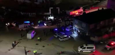 Cami &ouml;n&uuml;nde başından vurulmuş halde &ouml;l&uuml; bulundu