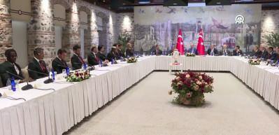 Cumhurbaşkanı Erdoğan, S&uuml;per Lig şampiyonu Galatasaray&rsquo;ı kabul etti