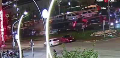 Giresun'da 5 kişinin &ouml;ld&uuml;ğ&uuml;, 7 kişinin yaralandığı kaza anı kamerada