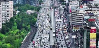  İstanbul&rsquo;da yağmur ve ma&ccedil; trafiği