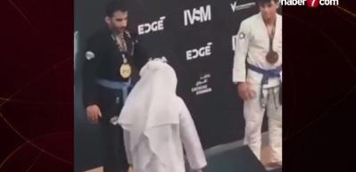 Madalya t&ouml;reninde İsrailli sporcuya '&ccedil;ocuk katili' tepkisi