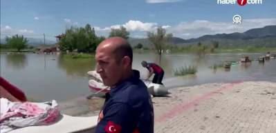 Tokat'ta taşkın paniği! Sular evleri yuttu
