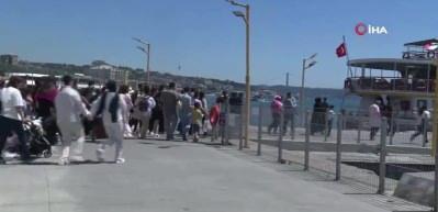Bayramın son g&uuml;n&uuml;nde Adalar vapurunda izdiham...
