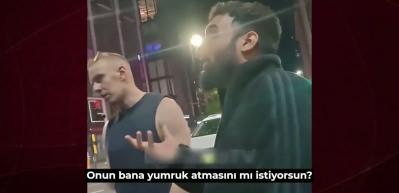 M&uuml;sl&uuml;man gence sokakta hakaretler eden ırk&ccedil;ı saldırgan tek yumrukla nakavt oldu