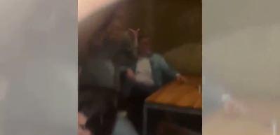 Ozan G&uuml;ven'e kadınlardan b&uuml;y&uuml;k tepki! Mekandan kovuldu 