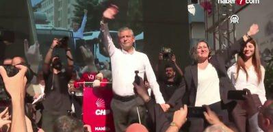 &Ouml;zg&uuml;r &Ouml;zel'den yeni parti a&ccedil;ıklaması