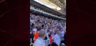 Aziz Yıldırım'ın hareketini herkes Ronaldo'ya benzetti! Hakan Safi destek&ccedil;ilerine mesaj