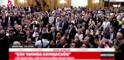 &Ouml;zg&uuml;r &Ouml;zel'den TBMM'de korsan grup toplantısında Kılı&ccedil;daroğlu'ba y&uuml;klendi