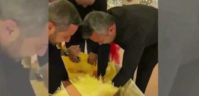 Tokat'ta sıra dışı d&uuml;ğ&uuml;n! Takı merasimine el arabasıyla geldiler