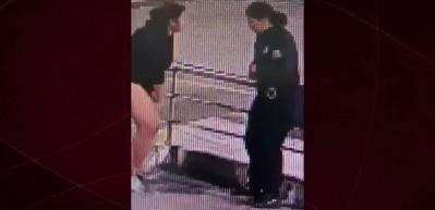 Venezuela'da kadın polisin arkadaşına silahla şakası kanlı bitti
