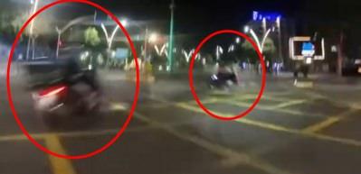 Batman'da iki motosiklet kafa kafaya &ccedil;arpıştı: 1'i ağır 3 yaralı
