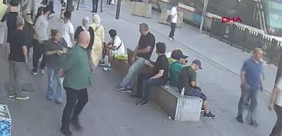 Fatih'te 6 yaşındaki &ccedil;ocuk tramvayın altında kalarak hayatını kaybetti