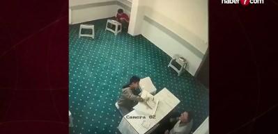 Konya&rsquo;da &ouml;ğrenci yurdunda şiddet g&ouml;r&uuml;nt&uuml;leri: G&ouml;revli g&ouml;revden alındı