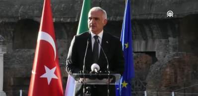 Roma'nın tarihi simgelerinden Kolezyum'da  Antik Akdeniz Mitleri, Efsaneleri, Hikayeleri" sergisi a&ccedil;ıldı