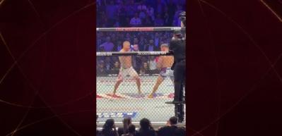 Beyaz Saray'da d&uuml;zenlenen UFC ma&ccedil;ında y&uuml;rekler ağza geldi! O anlarda Trump yine uyudu