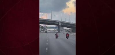 İskenderiye'de feci kaza: &Ccedil;arpışan motosikletler alev topuna d&ouml;nd&uuml;