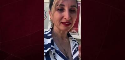 İslam d&uuml;şmanı bir kadın baş&ouml;rt&uuml;l&uuml; kadınları hedef alarak &ldquo;B&uuml;t&uuml;n kapalılar imha edilsin&rdquo; diyerek kin kustu.