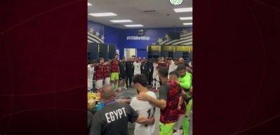 Mısırlı futbolcuların Bel&ccedil;ika ma&ccedil;ı &ouml;ncesinde dua ettikleri anlar sosyal medyada g&uuml;ndem oldu