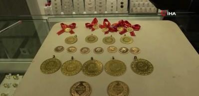 Barış r&uuml;zgarı altını &ccedil;aktı: Dev bankalar k&ouml;t&uuml; haberi verdi