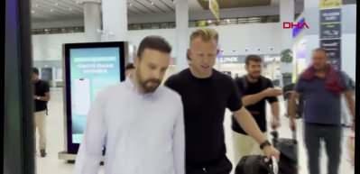 Dirk Kuyt, Fenerbah&ccedil;e i&ccedil;in İstanbul'da