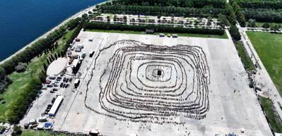 İstanbul'da 5 bin kişi aynı anda horon oynayarak Guinness Rekorlar Kitabı'na girdi