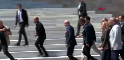&Ouml;zg&uuml;r &Ouml;zel ve Kemal Kılı&ccedil;daroğlu, mutlak butlan sonrası ilk kez birlikte g&ouml;r&uuml;lerek tokalaştı