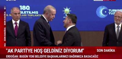 &Uuml;&ccedil; belediye başkanı daha AK Parti'ye katıldı!