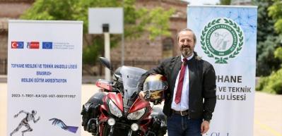 Erasmus eğitimine motosikletiyle giden &ouml;ğretmen 4 bin kilometre yol yaptı