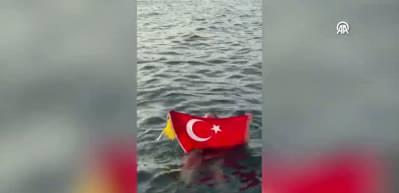 Ultra maraton y&uuml;z&uuml;c&uuml;s&uuml; Aysu T&uuml;rkoğlu, Tsugaru Kanalı'nı ge&ccedil;en en gen&ccedil; T&uuml;rk oldu