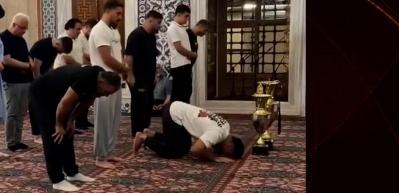 Altın kemeri takan Erkan Taş zaferini Selimiye Camii'nde ş&uuml;krederek kutladı