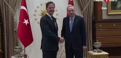 Cumhurbaşkanı Recep Tayyip Erdoğan'dan NATO zirve &ouml;ncesi iki &ouml;nemli g&ouml;r&uuml;şme