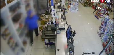 Gasp&ccedil;ının &ccedil;ılgın ka&ccedil;ışı: Markette başladı, &ccedil;ocuklu aracı ka&ccedil;ırıp jandarmaya saldırdı