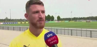 Mill futbolcu Salih &Ouml;zcan Beşiktaş ile 3+1 yıllık s&ouml;zleşme imzaladı