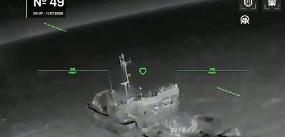 Rusya'nın g&ouml;lge filosuna ağır darbe! Azak Denizi'nde gece yarısı operasyonu