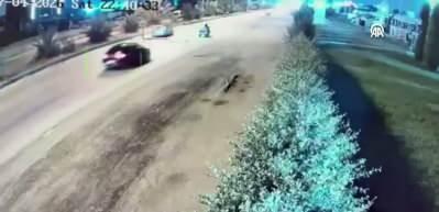 Adana'da alkoll&uuml; s&uuml;r&uuml;c&uuml; dehşeti: 16 saat ka&ccedil;abildi ama bir canı aldı
